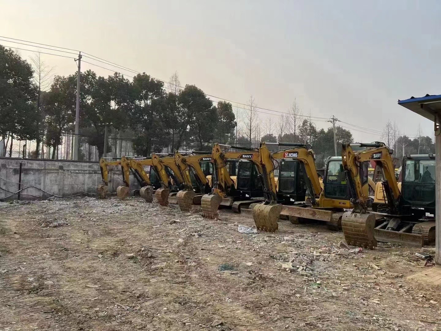 鲁山县挖掘机培训基地